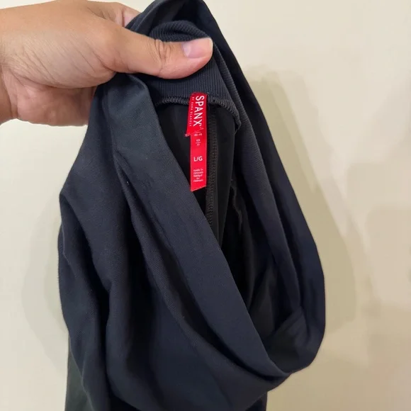 Spanx women’s Mama maternity faux leather leggings - size large - Picture 5 of 7